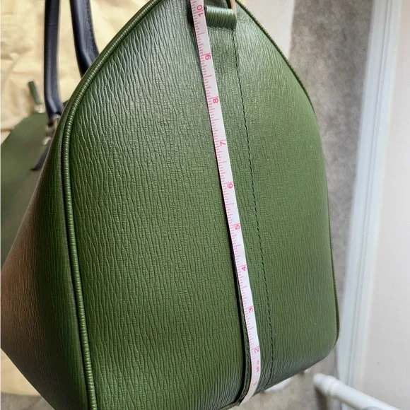 Salvatore Ferragamo Stylish Green Duffel Bag for Travel